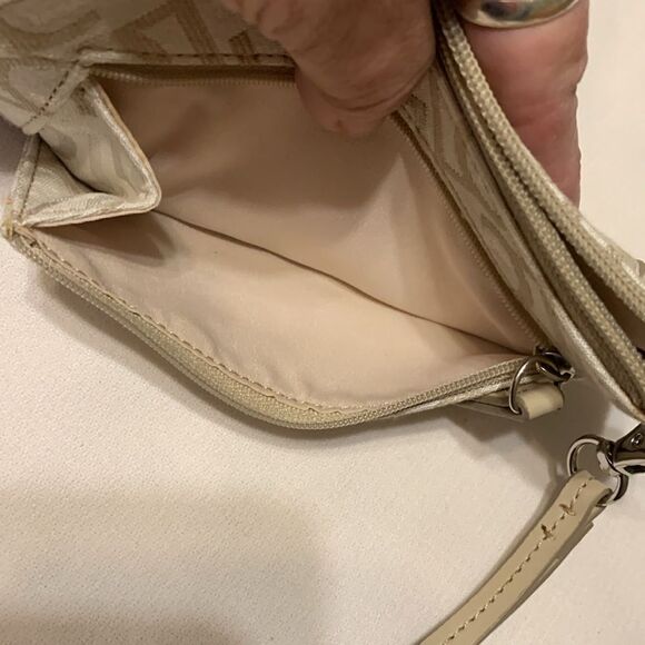 Liz Claiborne Wristlet w/leather trim. Zip around w/zipper pocket & snap closure - Picture 8 of 10